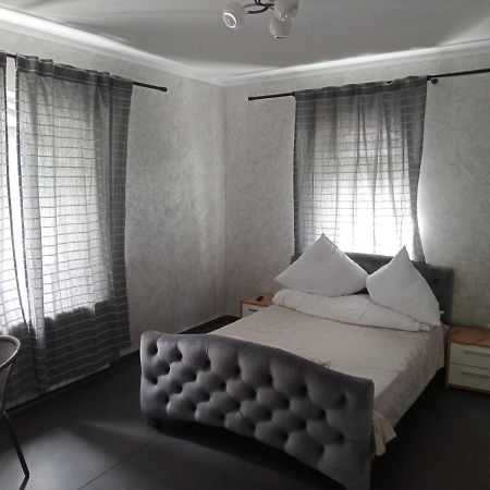 Hostel Cataleya Caffee Rădăuţi Exteriér fotografie